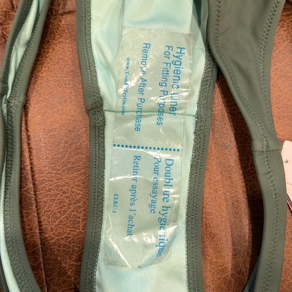 NWT Victoria’s Secret bikini 34c top and small bottoms - Picture 10 of 10